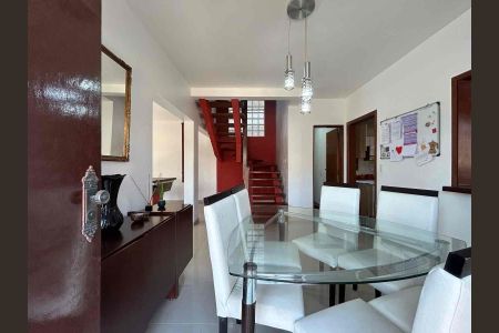 Casa à venda com 250m², 3 quartos e 3 vagas