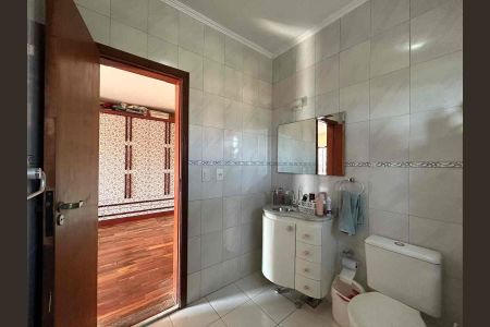 Casa à venda com 250m², 3 quartos e 3 vagas