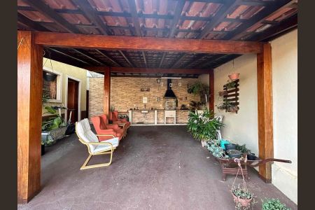 Casa à venda com 250m², 3 quartos e 3 vagas