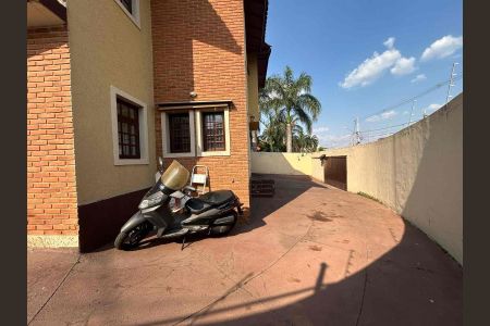 Casa à venda com 250m², 3 quartos e 3 vagas