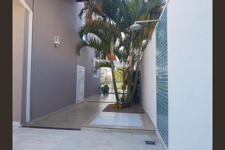 Casa à venda com 196m², 3 quartos e 2 vagas