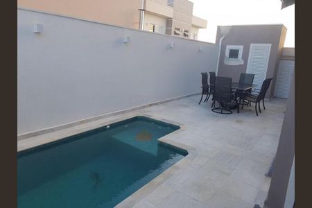Casa à venda com 196m², 3 quartos e 2 vagas