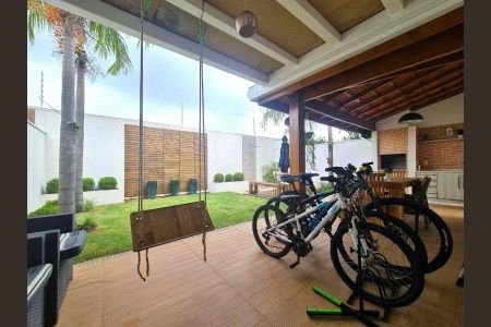 Casa à venda com 121m², 3 quartos e 2 vagas