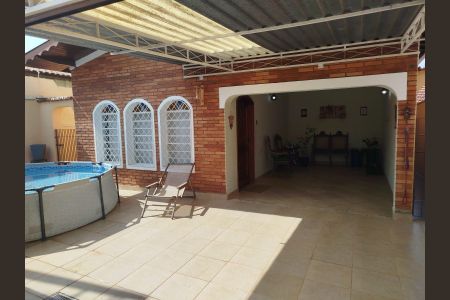 Casa à venda com 207m², 4 quartos e 2 vagas