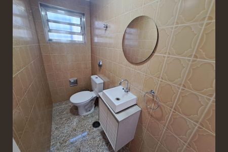 Casa à venda com 225m², 3 quartos e 3 vagasBanheiro 2