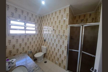 Casa à venda com 225m², 3 quartos e 3 vagasBanheiro da Suíte
