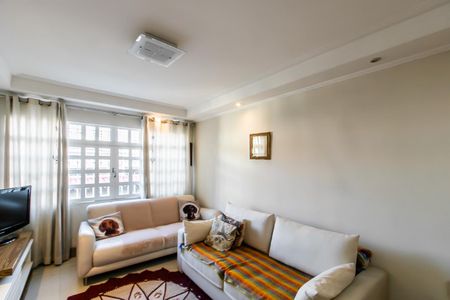 Casa à venda com 176m², 3 quartos e 3 vagas Casa à venda com 176m², 3 quartos e 3 vagasSala