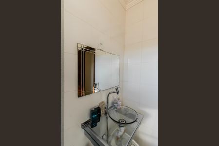 Casa à venda com 176m², 3 quartos e 3 vagas Casa à venda com 176m², 3 quartos e 3 vagasBanheiro Social