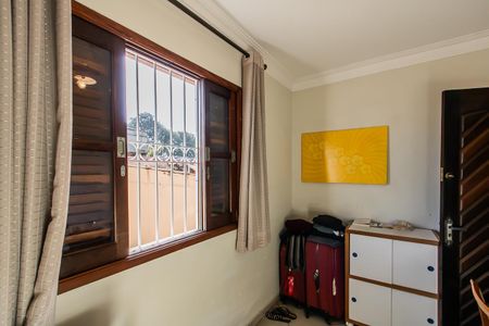 Casa à venda com 176m², 3 quartos e 3 vagas Casa à venda com 176m², 3 quartos e 3 vagasQuarto 1