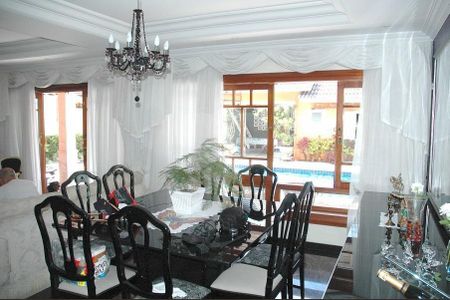 Casa à venda com 520m², 5 quartos e 6 vagas