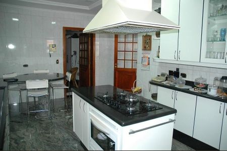 Casa à venda com 520m², 5 quartos e 6 vagas