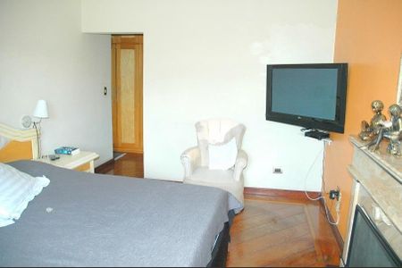 Casa à venda com 520m², 5 quartos e 6 vagas