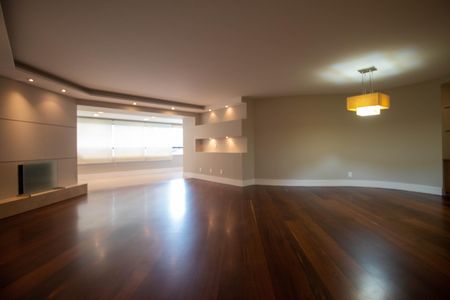 Apartamento à venda com 193m², 3 quartos e 3 vagas Apartamento à venda com 193m², 3 quartos e 3 vagasSala