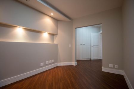 Apartamento à venda com 193m², 3 quartos e 3 vagas Apartamento à venda com 193m², 3 quartos e 3 vagasSala