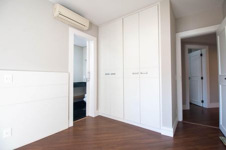 Apartamento à venda com 193m², 3 quartos e 3 vagas Apartamento à venda com 193m², 3 quartos e 3 vagasQuarto 2