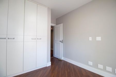 Apartamento à venda com 193m², 3 quartos e 3 vagas Apartamento à venda com 193m², 3 quartos e 3 vagasQuarto 2