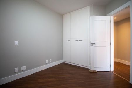 Apartamento à venda com 193m², 3 quartos e 3 vagas Apartamento à venda com 193m², 3 quartos e 3 vagasQuarto
