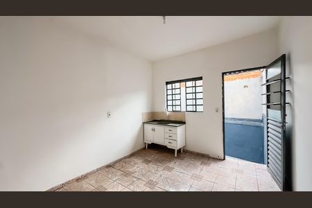 Cozinha  de casa para alugar com 1 quarto, 26m² em Jardim das Flores, Osasco