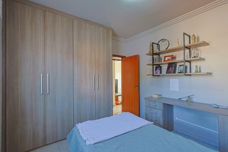 Casa à venda com 231m², 4 quartos e 4 vagas Casa à venda com 231m², 4 quartos e 4 vagasQuarto 2