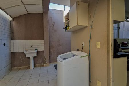 Casa à venda com 231m², 4 quartos e 4 vagas Casa à venda com 231m², 4 quartos e 4 vagasÁrea de Serviço