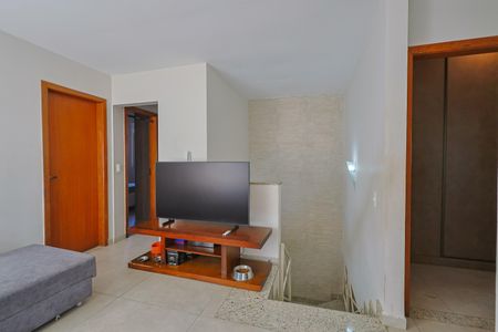 Casa à venda com 231m², 4 quartos e 4 vagas Casa à venda com 231m², 4 quartos e 4 vagasSala 2