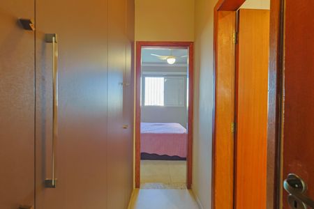 Casa à venda com 231m², 4 quartos e 4 vagas Casa à venda com 231m², 4 quartos e 4 vagasSuíte 2