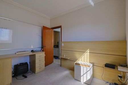 Casa à venda com 231m², 4 quartos e 4 vagas Casa à venda com 231m², 4 quartos e 4 vagasQuarto 1