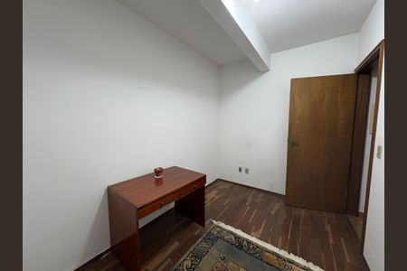 Casa à venda com 390m², 4 quartos e 4 vagasQuarto/ Escritório