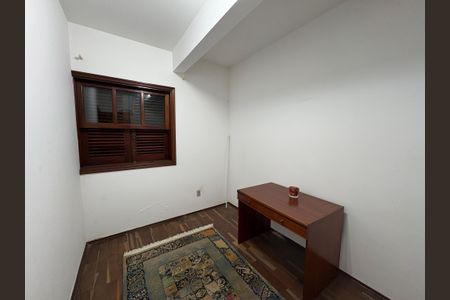 Casa à venda com 390m², 4 quartos e 4 vagasQuarto/ Escritório