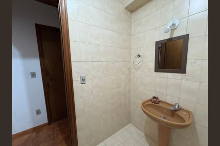 Casa à venda com 390m², 4 quartos e 4 vagasBanheiro