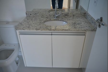 Apartamento à venda com 69m², 2 quartos e 2 vagasBanheiro da Suíte