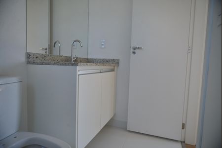 Apartamento à venda com 69m², 2 quartos e 2 vagasBanheiro da Suíte