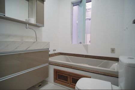 Casa para alugar com 85m², 2 quartos e 2 vagasBanheiro