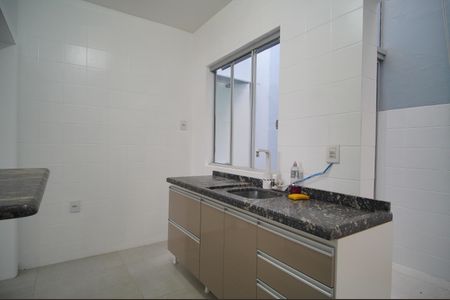 Casa para alugar com 85m², 2 quartos e 2 vagasCozinha
