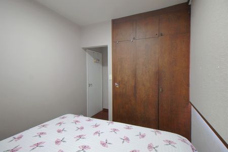 Apartamento à venda com 97m², 3 quartos e 1 vagaQuarto 2