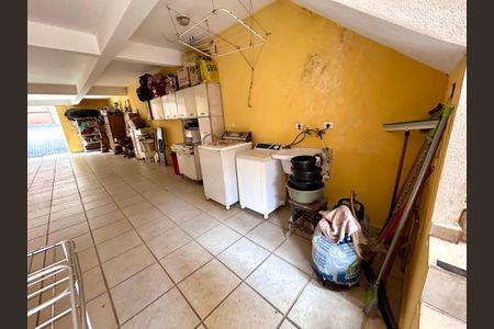 Casa à venda com 222m², 3 quartos e 5 vagas Casa à venda com 222m², 3 quartos e 5 vagasÁrea de Serviço