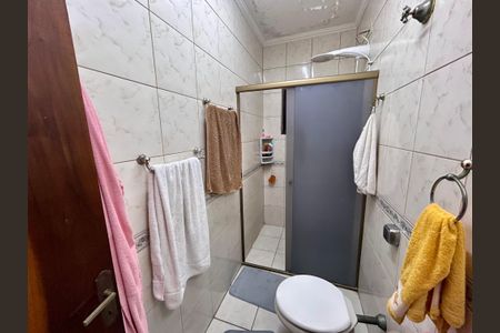 Casa à venda com 222m², 3 quartos e 5 vagas Casa à venda com 222m², 3 quartos e 5 vagasBanheiro Social