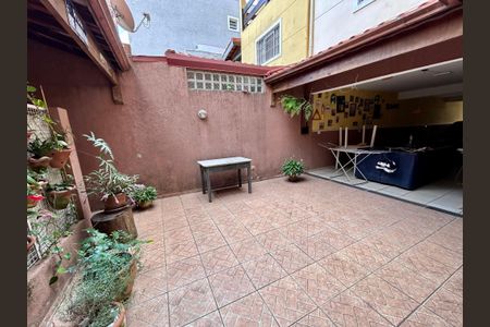 Casa à venda com 222m², 3 quartos e 5 vagas Casa à venda com 222m², 3 quartos e 5 vagasÁrea comum