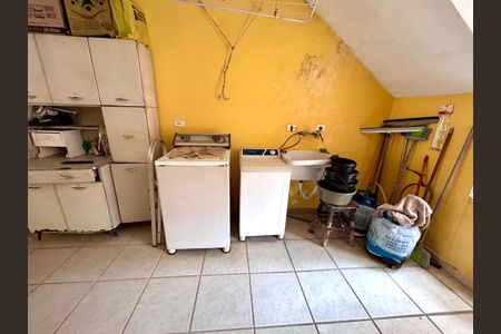 Casa à venda com 222m², 3 quartos e 5 vagas Casa à venda com 222m², 3 quartos e 5 vagasÁrea de Serviço