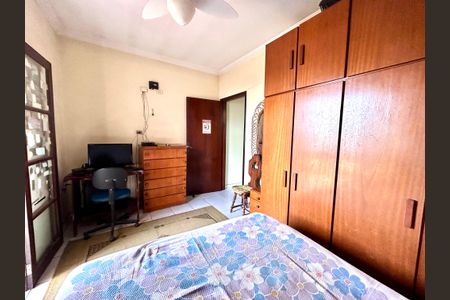 Casa à venda com 222m², 3 quartos e 5 vagas Casa à venda com 222m², 3 quartos e 5 vagasQuarto 2