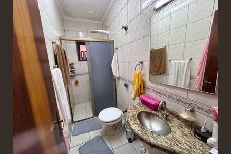 Casa à venda com 222m², 3 quartos e 5 vagas Casa à venda com 222m², 3 quartos e 5 vagasBanheiro Social