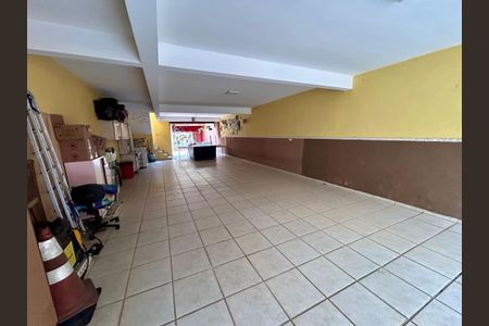 Casa à venda com 222m², 3 quartos e 5 vagas Casa à venda com 222m², 3 quartos e 5 vagasGaragem