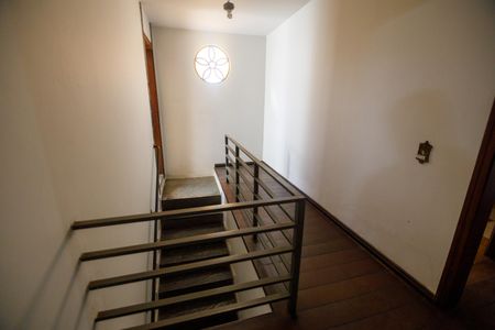 Casa à venda com 360m², 4 quartos e 5 vagasEscada