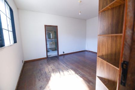 Casa à venda com 360m², 4 quartos e 5 vagasSuíte 3