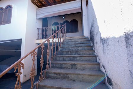 Casa à venda com 360m², 4 quartos e 5 vagasVaranda
