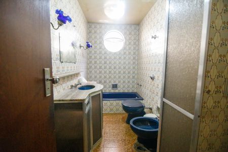 Casa à venda com 360m², 4 quartos e 5 vagasBanheiro 1