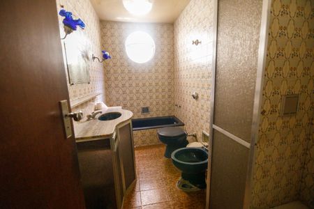 Casa à venda com 360m², 4 quartos e 5 vagasBanheiro 1