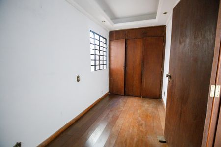 Casa à venda com 360m², 4 quartos e 5 vagasSuíte 2
