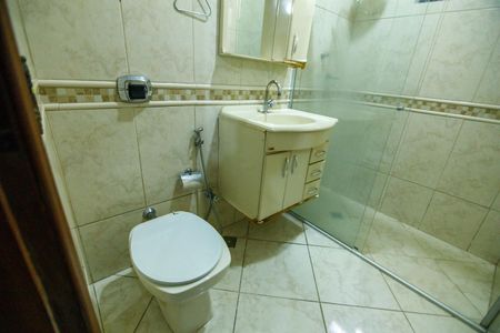 Casa à venda com 360m², 4 quartos e 5 vagasBanheiro da Suíte 2