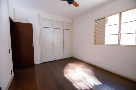 Casa à venda com 360m², 4 quartos e 5 vagasSuíte 1